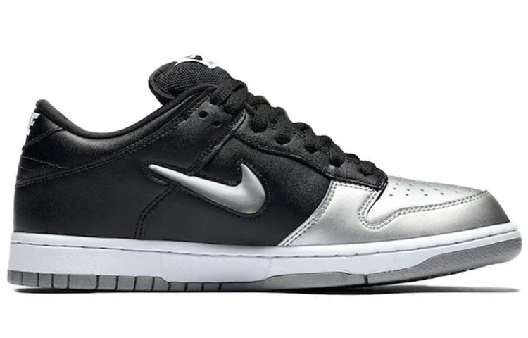 Nike SB Dunk Low Supreme Jewel Swoosh Silver
- CK3480-001
