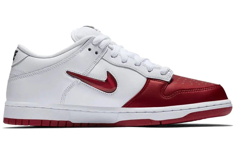 Nike SB Dunk Low Supreme Jewel Swoosh Red
- CK3480-600