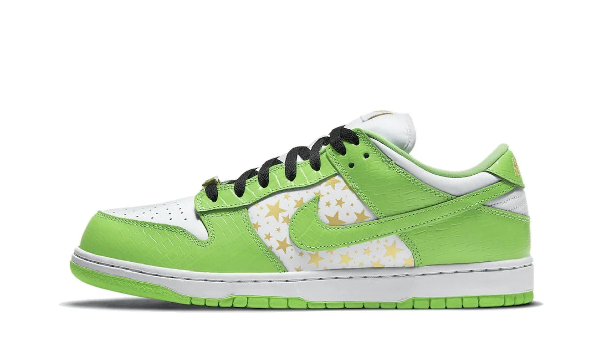 Nike SB Dunk Low Supreme Stars Mean Green
- DH3228-101