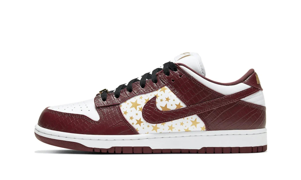 Nike SB Dunk Low Supreme Stars Barkroot Brown
- DH3228-103