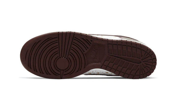 Nike SB Dunk Low Supreme Stars Barkroot Brown
- DH3228-103