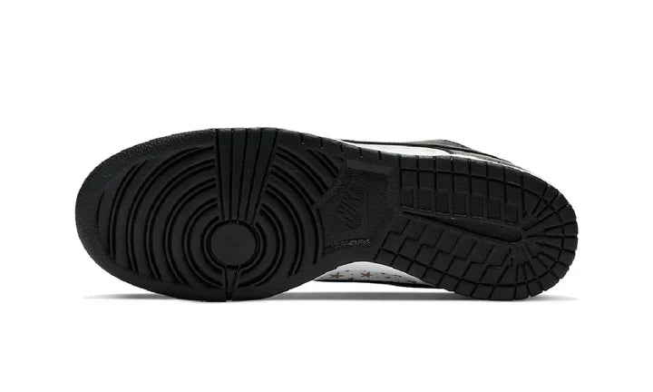Nike SB Dunk Low Supreme Stars Black
- DH3228-102