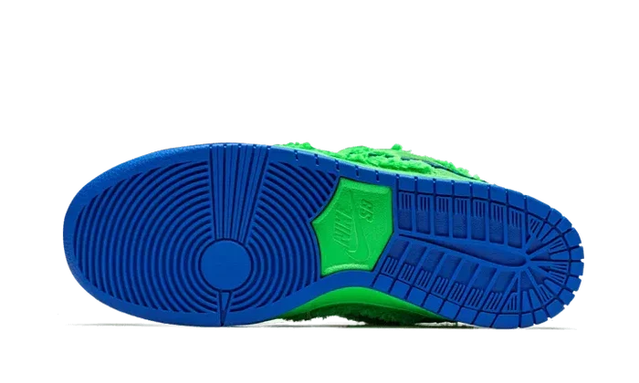 Nike SB Dunk Low Grateful Dead Bears Green
- CJ5378-300